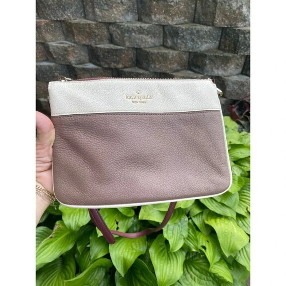 Kate Spade Colorblock Pebbled Leather Bag‎ Triple Compartment Crossbody Taupe